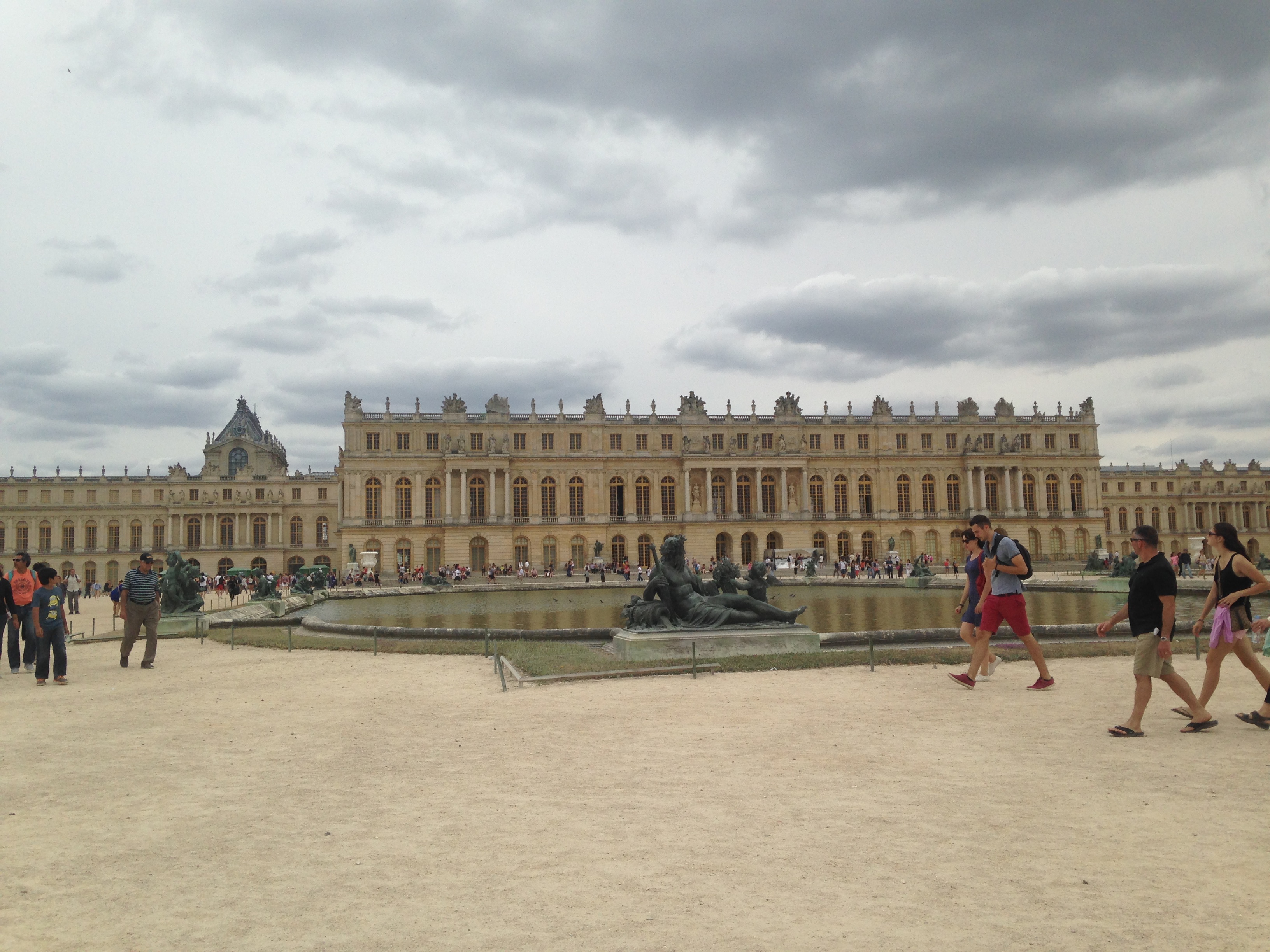 Versailles by Golf Cart: admiring the palace and fountain